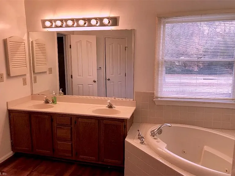 5608 Del Park Ct — Photo 4