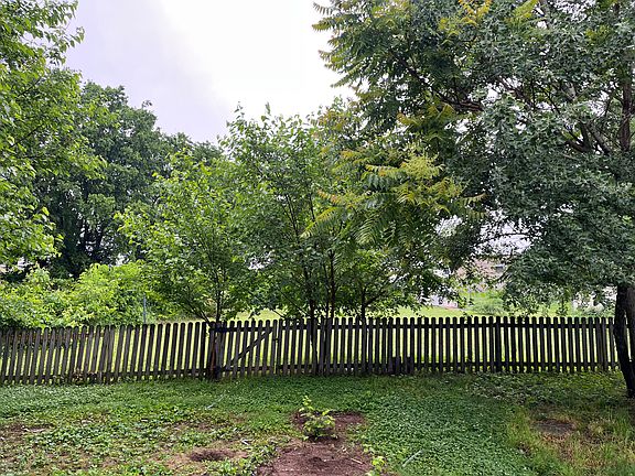 5th image of 348 Woodycrest Ave