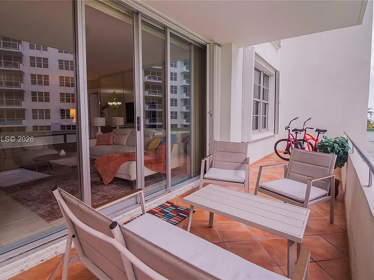 5151 Collins Ave #428 — Photo 22