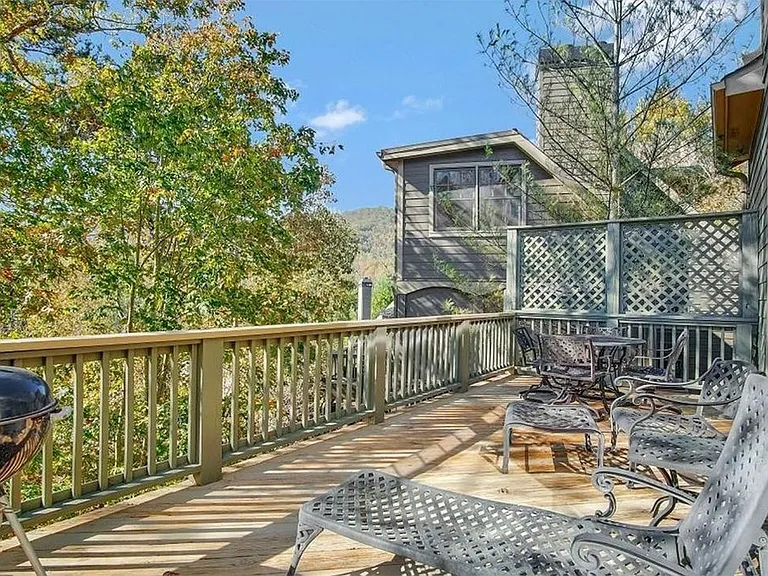 163 Laurel Ridge Trl — Photo 3