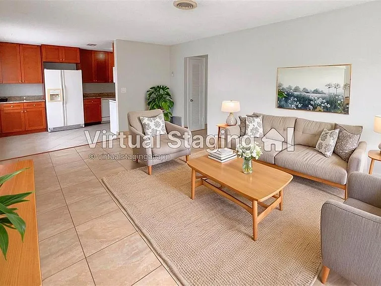 1821 NE 56th St #1 — Photo 3