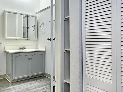 214 Sherland Ave — Photo 18