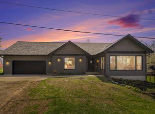 43349 Eagle Lake Dr, Paw Paw, MI 49079