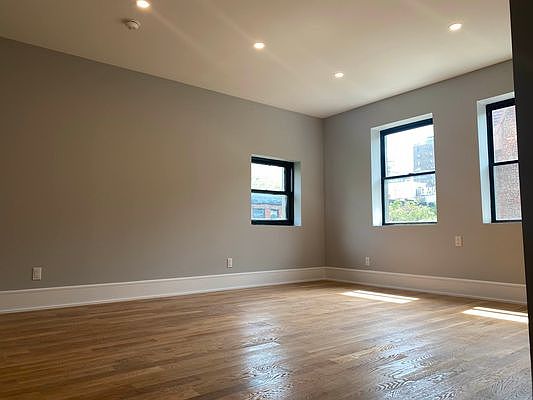 3rd image of 123 8th Ave #4D