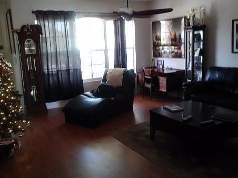 2nd image of 10859 Newbridge Dr