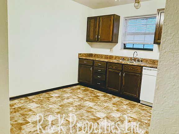 5th image of 111 SE South Ave APT B
