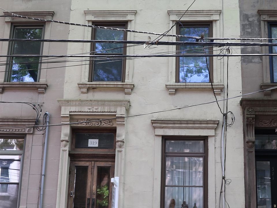 1st image of 319 York St