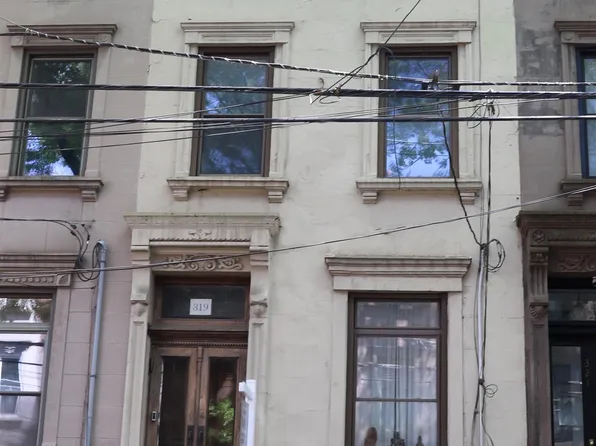 319 York Street image 1 of 3