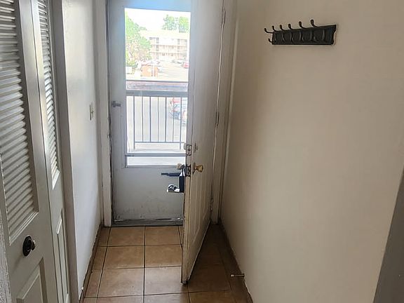 Entry way with coat closet
