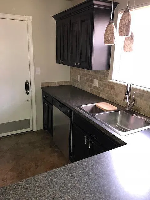 4 bed, 2.5 bath, 1806 sqft, $1,750 — Photo 4
