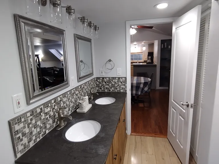 2328 Cedar Ln #B — Photo 16