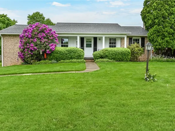 109 Oak St, Slippery Rock, PA 16057