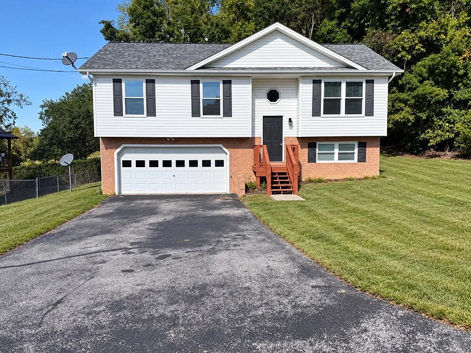 129 Meadowlark Dr