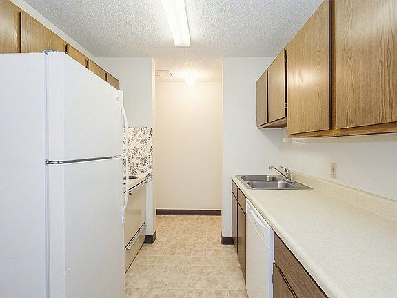 4th image of 2419 J St #2X1