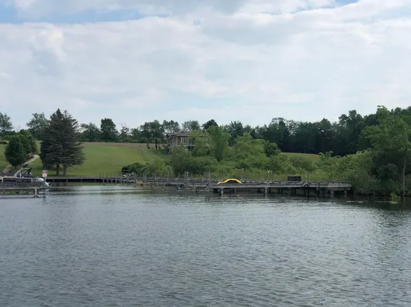 156-158 Bloomfield Blvd, Brooklyn, MI 49230