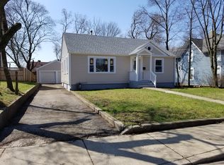 431 Addison St, Elgin, IL 60120