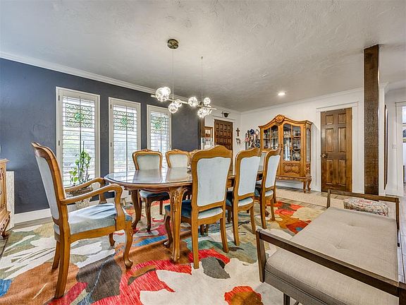 3rd image of 1509 N Canary Dr