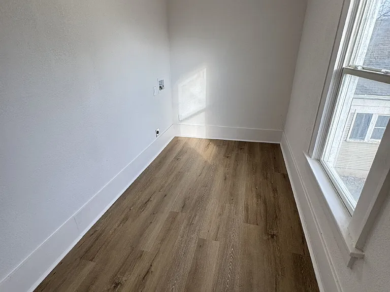 258 S Poplar St — Photo 12