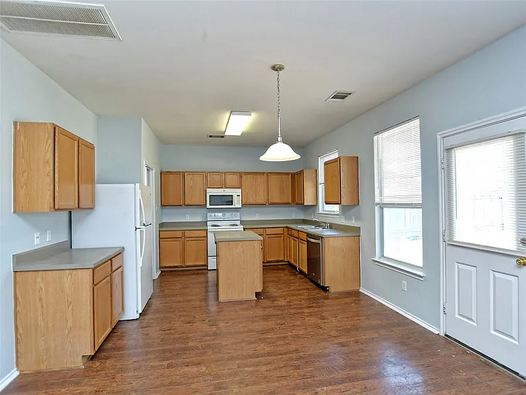 303 Banner Ave — Photo 13