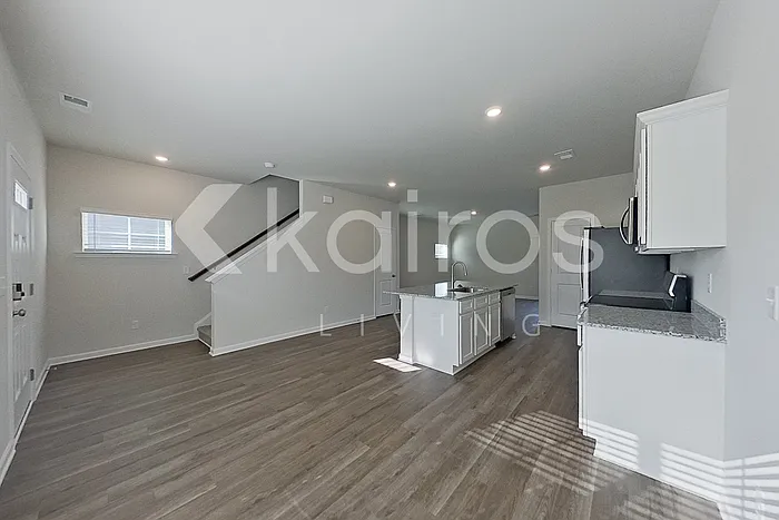 2441 Banyan Cir — Photo 7