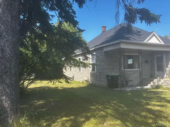 1232 S Milwaukee Ave, Iron Mountain, MI 49801