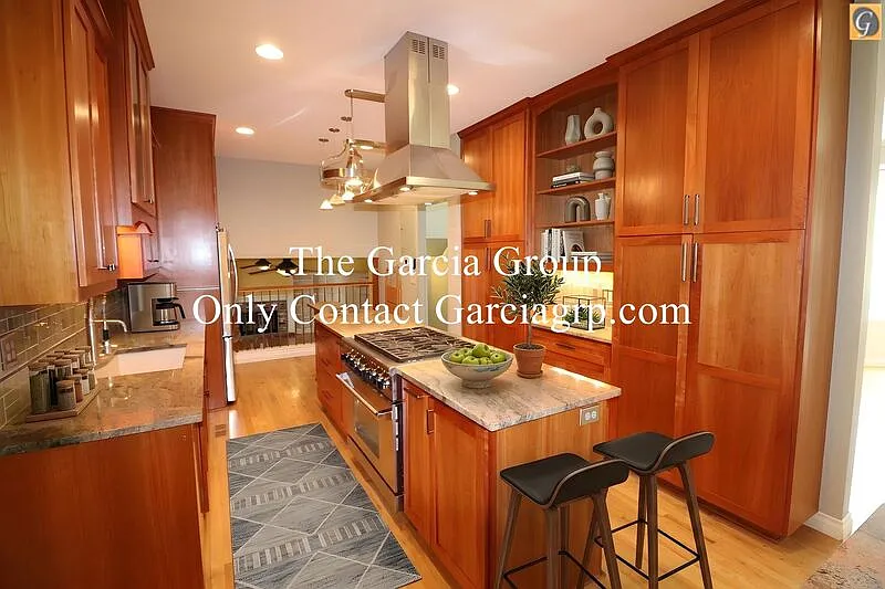 4 bed, 3.0 bath, 3143 sqft, $5,250 — Photo 2