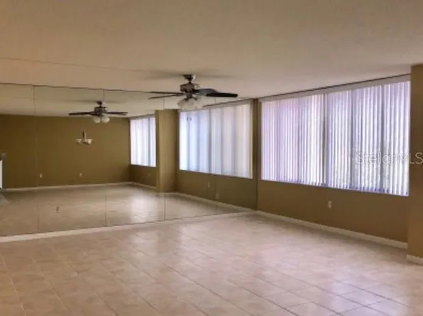 700 Island Way APT 401, Clearwater, FL 33767