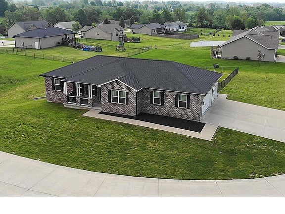 5th image of 365 Cedar Meadows Dr