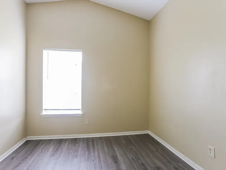 7706 Ellis Dr — Photo 18