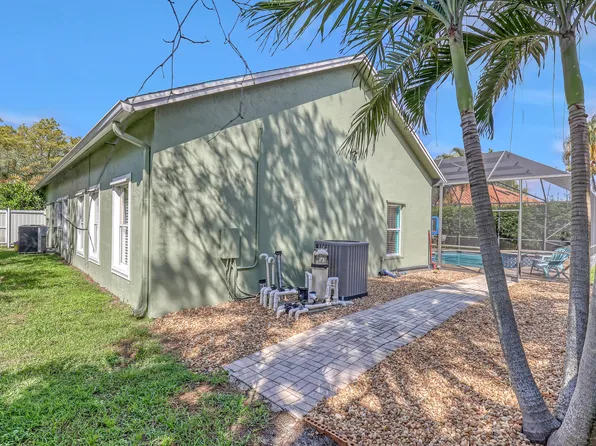 1646 Wiltshire Village Drive, Wellington, FL 33414