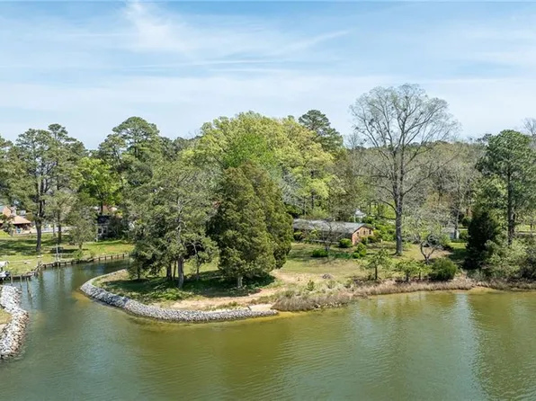 5556 Roanes Wharf Rd, Gloucester, VA 23061