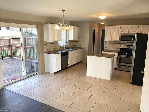 2nd image of 4895 Gateway Dr
