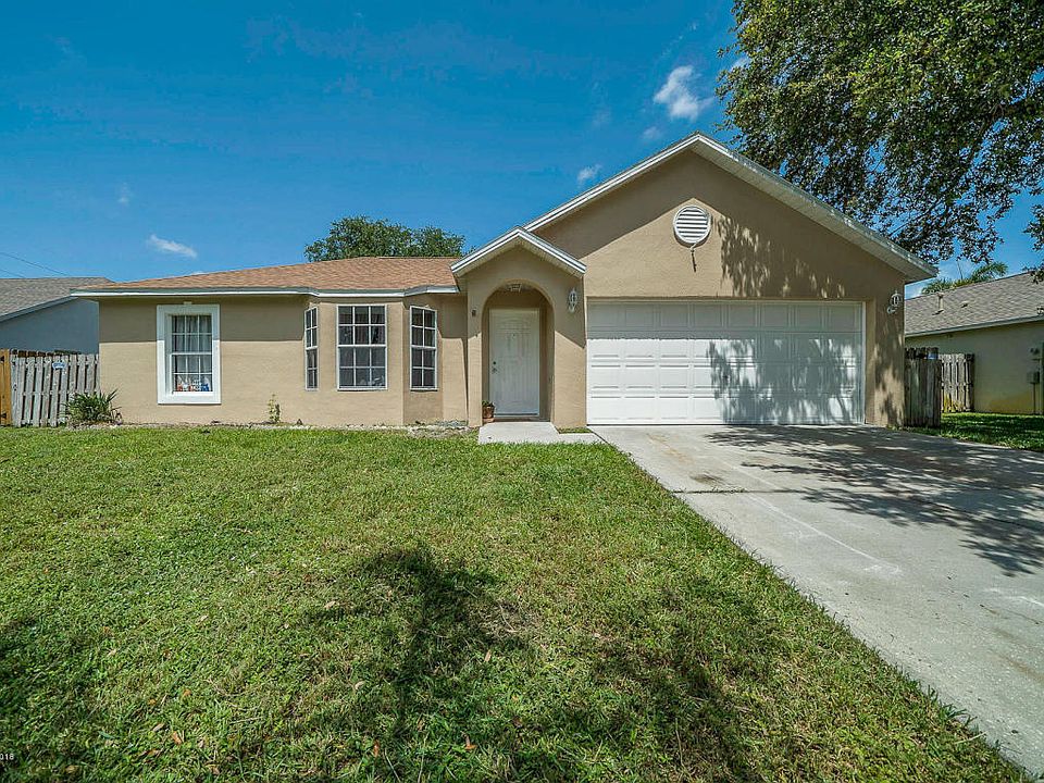 1st image of 2404 Wolf Creek Dr
