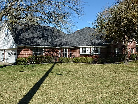 2nd image of 331 Loescher St