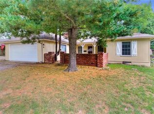 5417 Hedges Ave, Raytown, MO 64133