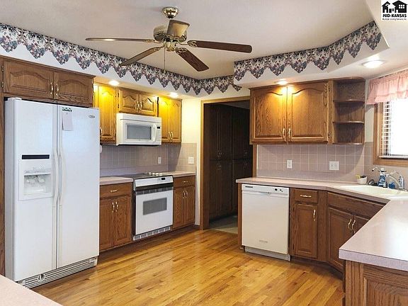 5th image of 2707 Dickens Dr