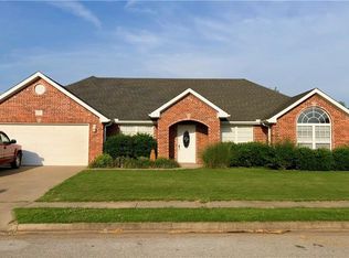 2342 Stonecrest Dr, Fayetteville, AR 72701