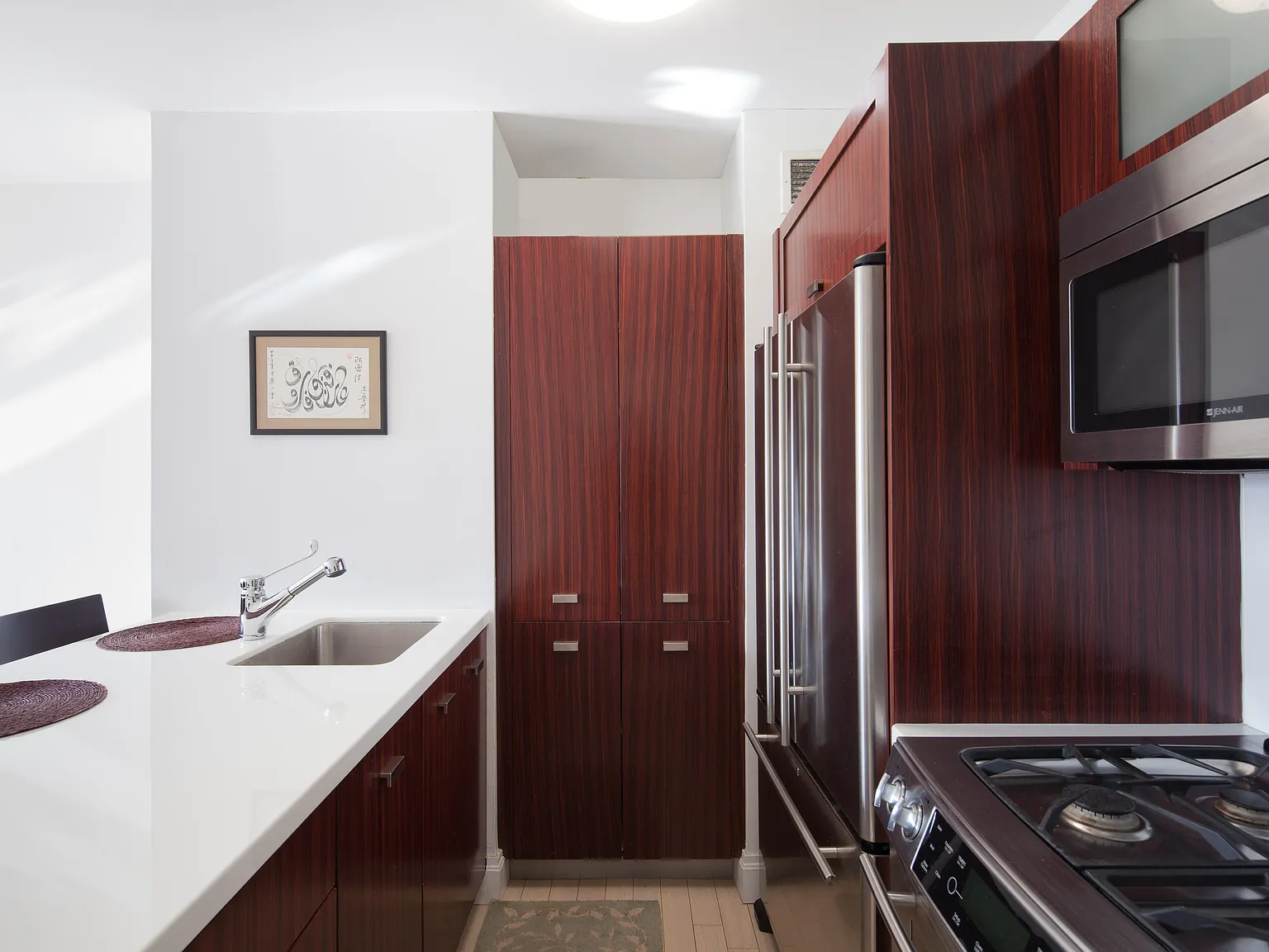 212 East 47th Street — Photo 2