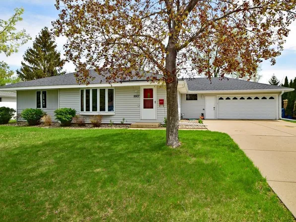 9907 10th Ave S, Bloomington, MN 55420