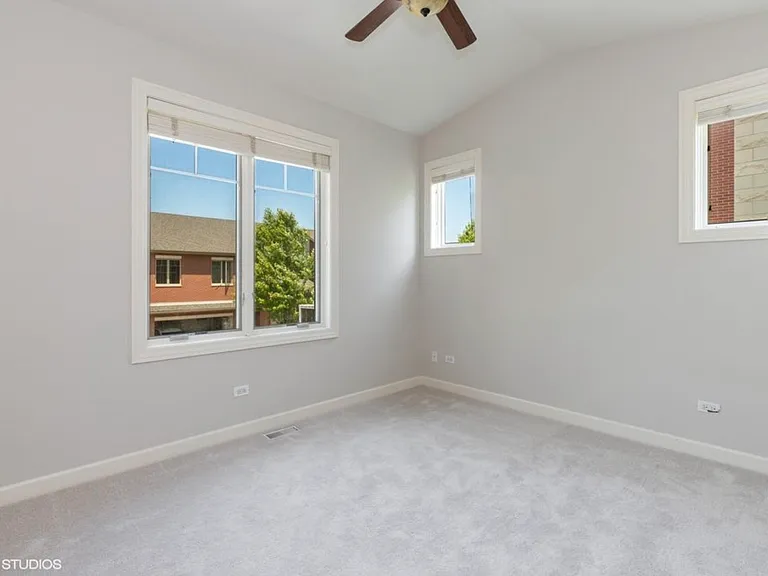 21 Northfield Ter #21 — Photo 11
