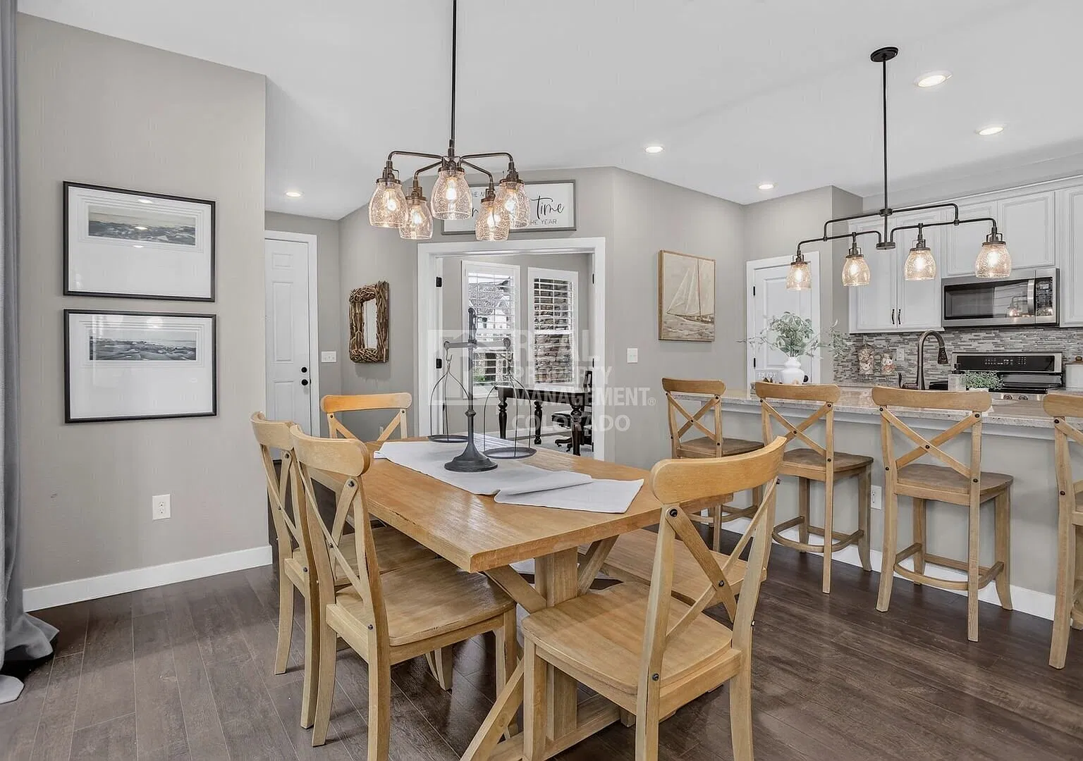 Spacious 4-Bedroom Home with Finished Basement & 2-Car Garage — Photo 3