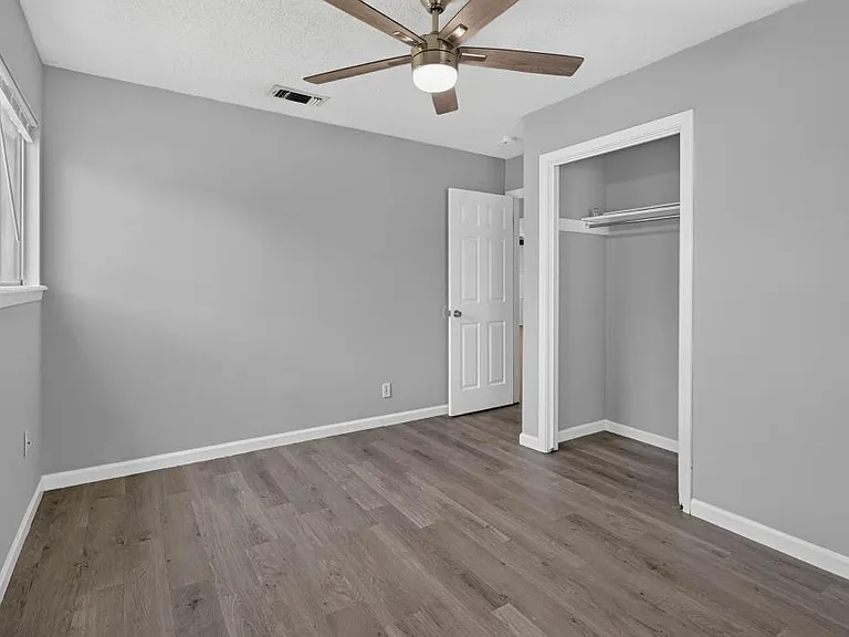 8602 Colonial Dr — Photo 18