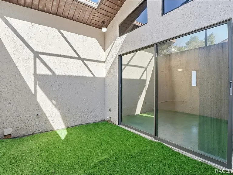 3 Fairwoods Ct — Photo 3