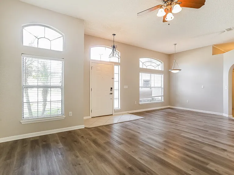 265 Maplewood Dr — Photo 9