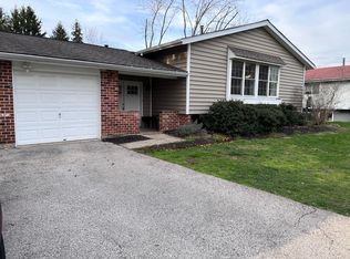 833 Mourning Dove Rd, Audubon, PA 19403