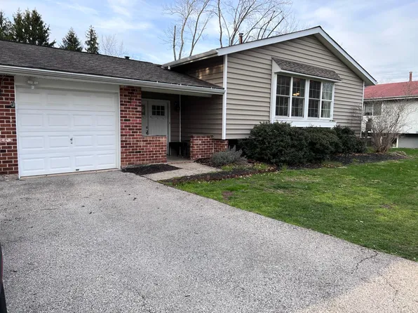833 Mourning Dove Rd, Audubon, PA 19403