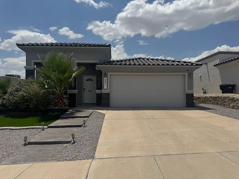 251 Wardour Castle Pl