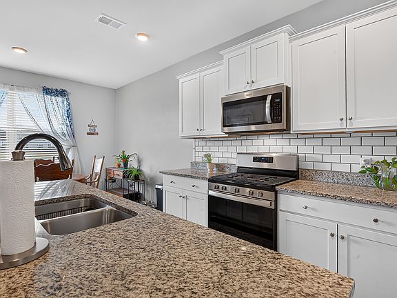 3rd image of 237 Sweet Cherry Ln