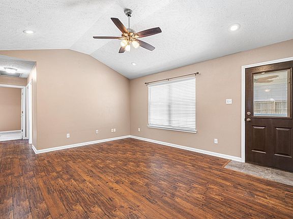 5th image of 305 Weathering Ln
