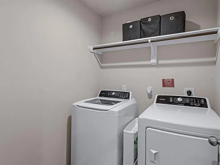 518 Poppy Field Ct — Photo 11